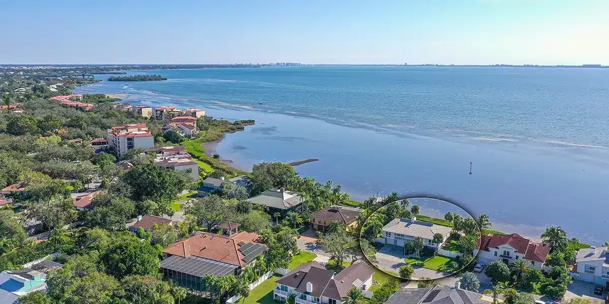 waterfront-luxury-property-43-with-a-full-sarasota-bay-view (10)