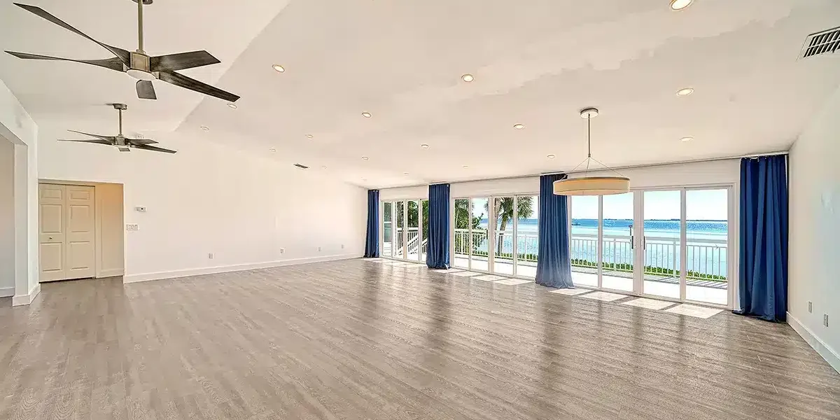 waterfront-luxury-property-43-with-a-full-sarasota-bay-view (15)