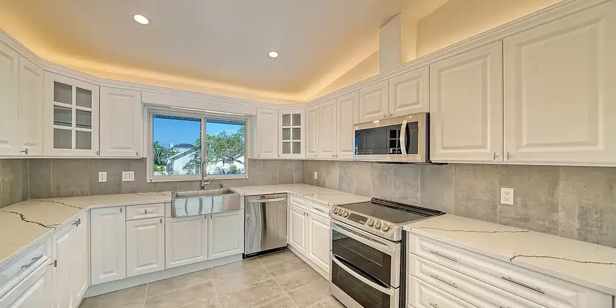 waterfront-luxury-property-43-with-a-full-sarasota-bay-view (24)