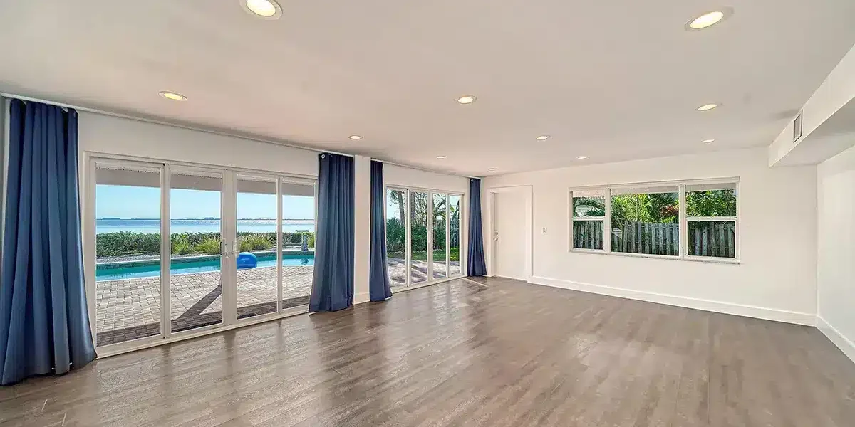 waterfront-luxury-property-43-with-a-full-sarasota-bay-view (35)